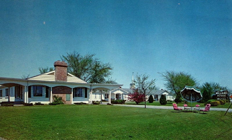 Williams House Motel - Vintage Postcard